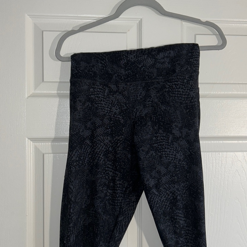 Dark grey printed leggings